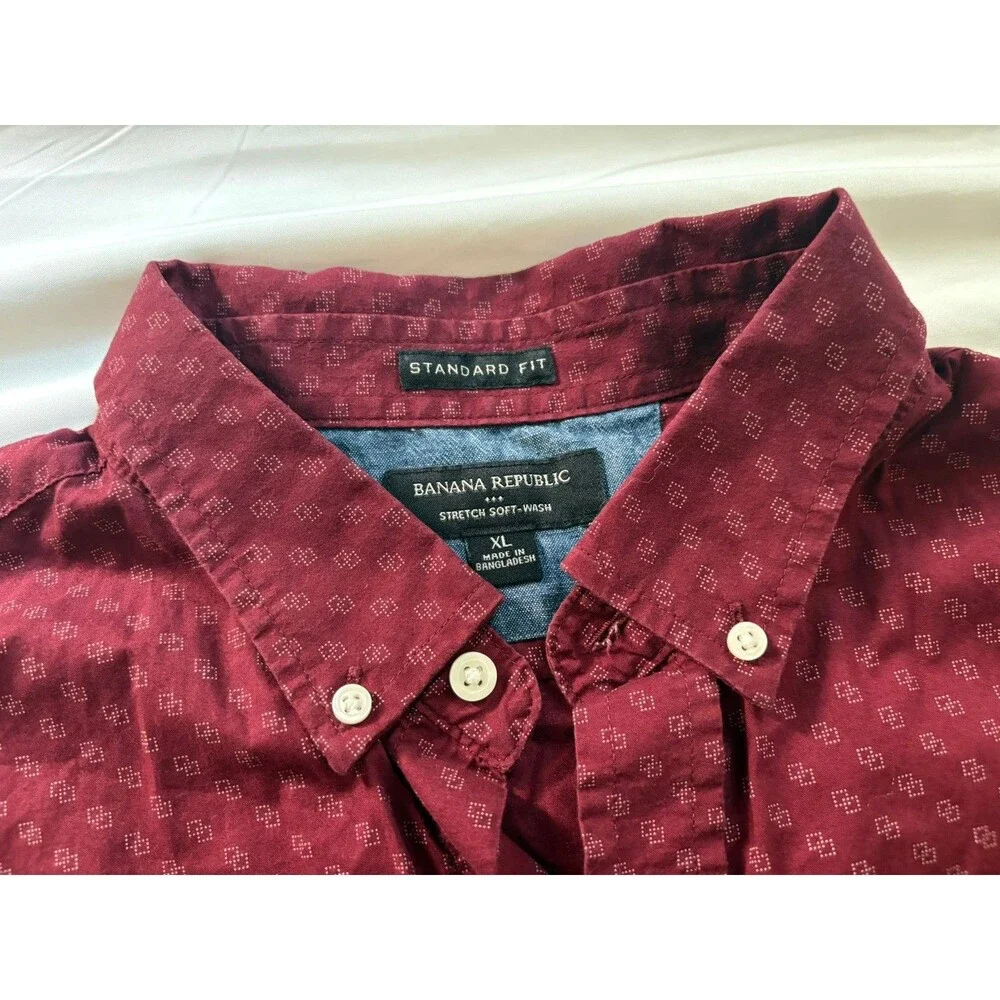 Banana Republic Red Tiny Polka Dot Button Down Shirt Mens Size XL Standard Fit